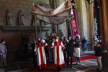 Galería de fotos de la celebración del Corpus Christi, este año sin procesiones en las calles