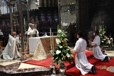 Galería de fotos de la celebración del Corpus Christi, este año sin procesiones en las calles