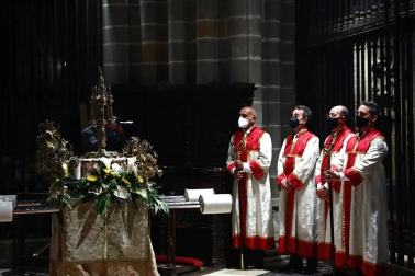Galería de fotos de la celebración del Corpus Christi, este año sin procesiones en las calles