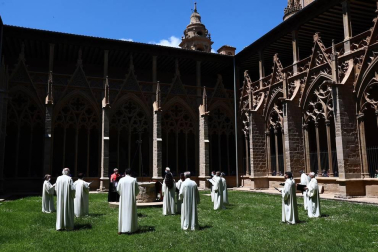 Galería de fotos de la celebración del Corpus Christi, este año sin procesiones en las calles