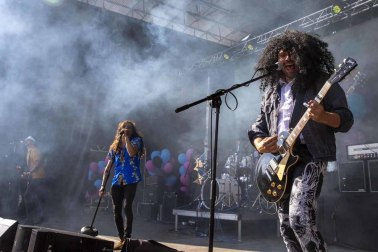 El rock de Minimusic enamora a niños y mayores