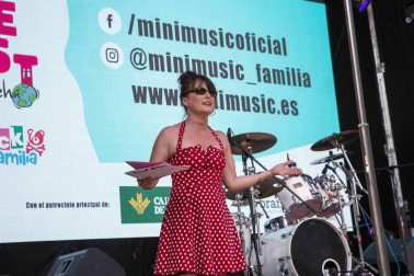 El rock de Minimusic enamora a niños y mayores