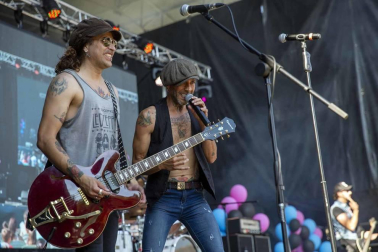 El rock de Minimusic enamora a niños y mayores
