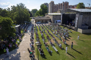 El rock de Minimusic enamora a niños y mayores