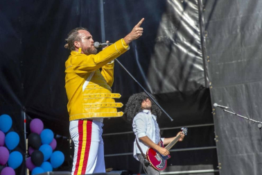 El rock de Minimusic enamora a niños y mayores