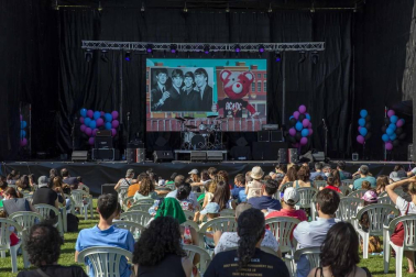 El rock de Minimusic enamora a niños y mayores