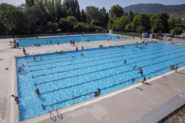 Se formaron colas en los accesos al Complejo Deportivo