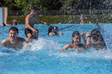 Se formaron colas en los accesos al Complejo Deportivo