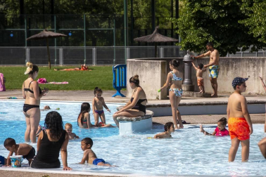 Se formaron colas en los accesos al Complejo Deportivo