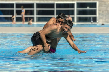 Se formaron colas en los accesos al Complejo Deportivo