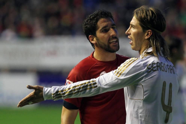 El central andaluz del Real Madrid, Sergio Ramos, anunció su adiós del conjunto blanco. El camero protagonizó varios episodios durante las visitas a Pamplona para enfrentarse a Osausna.
