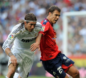 El central andaluz del Real Madrid, Sergio Ramos, anunció su adiós del conjunto blanco. El camero protagonizó varios episodios durante las visitas a Pamplona para enfrentarse a Osausna.