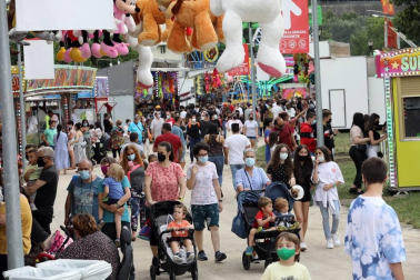 Todas las fotos de la apertura del recinto ferial en el parque de la Runa, en la Rochapea, este viernes