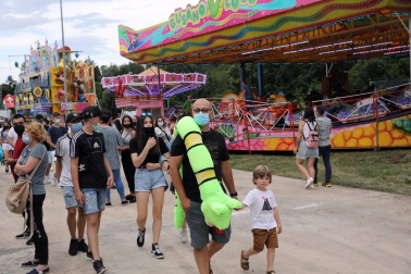 Todas las fotos de la apertura del recinto ferial en el parque de la Runa, en la Rochapea, este viernes