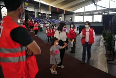 Las autoridades y familiares rindieron un sentido homenaje a los vecinos fallecidos desde el inicio de la pandemia.