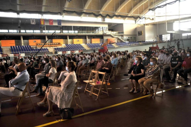 Las autoridades y familiares rindieron un sentido homenaje a los vecinos fallecidos desde el inicio de la pandemia.