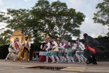 El barrio de Lourdes volvió a celebrar este sábado su Paloteado tras tener que cancelarse el año pasado por la pandemia