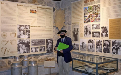 El quebrantahuesos conocido como Kiriku es el protagonista de la exposición "Aralar, la mirada de Kiriku", que se exhibe en Lekunberri y que acerca valores y patrimonio del paisaje de la sierra de Aralar y los valles de la zona, así como la evolución que ha tenido este entorno natural y cultural durante los últimos cien años.