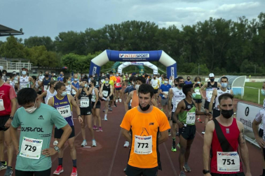 Abdelkader Algham y Ana Llorens ganan la prueba de 8 kilómetros, que tuvo 300 inscritos.