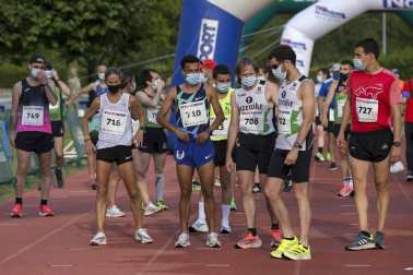 Abdelkader Algham y Ana Llorens ganan la prueba de 8 kilómetros, que tuvo 300 inscritos.
