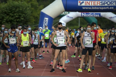 Abdelkader Algham y Ana Llorens ganan la prueba de 8 kilómetros, que tuvo 300 inscritos.