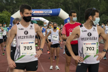 Abdelkader Algham y Ana Llorens ganan la prueba de 8 kilómetros, que tuvo 300 inscritos.