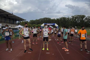 Abdelkader Algham y Ana Llorens ganan la prueba de 8 kilómetros, que tuvo 300 inscritos.