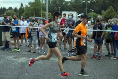 Abdelkader Algham y Ana Llorens ganan la prueba de 8 kilómetros, que tuvo 300 inscritos.