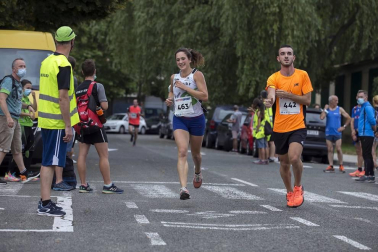 Abdelkader Algham y Ana Llorens ganan la prueba de 8 kilómetros, que tuvo 300 inscritos.