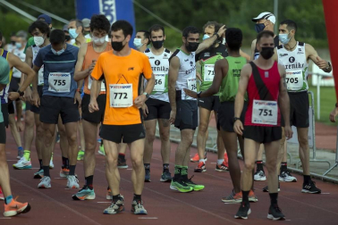 Abdelkader Algham y Ana Llorens ganan la prueba de 8 kilómetros, que tuvo 300 inscritos.