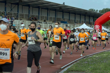 Abdelkader Algham y Ana Llorens ganan la prueba de 8 kilómetros, que tuvo 300 inscritos.