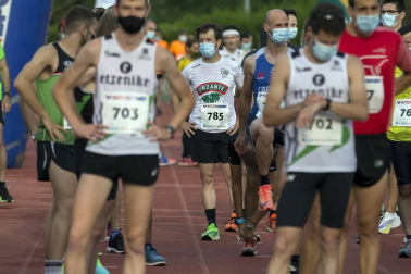 Abdelkader Algham y Ana Llorens ganan la prueba de 8 kilómetros, que tuvo 300 inscritos.