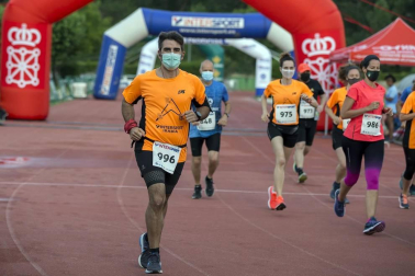Abdelkader Algham y Ana Llorens ganan la prueba de 8 kilómetros, que tuvo 300 inscritos.