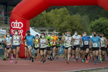 Abdelkader Algham y Ana Llorens ganan la prueba de 8 kilómetros, que tuvo 300 inscritos.