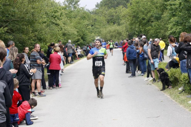 219 corredores completaron los 21 kilómetros de la cita de Etxarri Aranatz, puntuable para el campeonato de la Federación Navarra de Montaña.