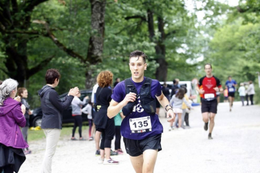 219 corredores completaron los 21 kilómetros de la cita de Etxarri Aranatz, puntuable para el campeonato de la Federación Navarra de Montaña.