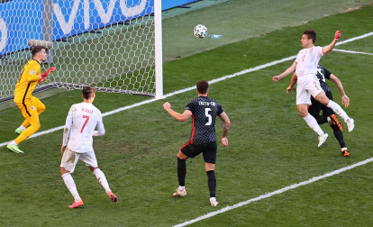 Gol de César Azpilicueta contra Croacia paso a paso.