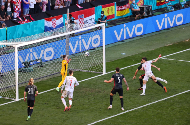 Gol de César Azpilicueta contra Croacia paso a paso.