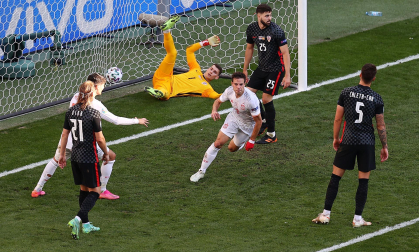 Gol de César Azpilicueta contra Croacia paso a paso.