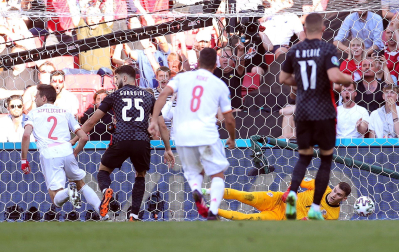 Gol de César Azpilicueta contra Croacia paso a paso.
