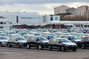 El exterior de la factoría de Volkswagen Navarra, en Landaben, en una imagen de archivo