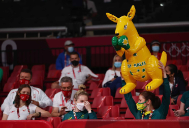 Aficionados australianos durante el partido de tenis de mesa femenino