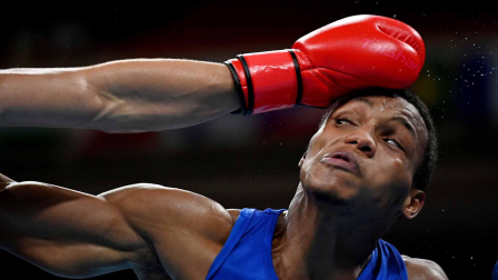 Boxeador dominicano en su combate