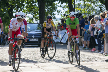 Última etapa de la Vuelta Ciclista Júnior a Pamplona con llegada en El Redín de Pamplona.