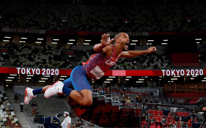 Damian Warner, atleta de Canadá, tras su lanzamiento de jabalina en el decathlon