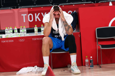 Doncic durante el partido entre Eslovenia y Francia