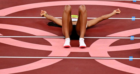 Thiam, atleta belga, celebra su medalla de oro en heptathlon