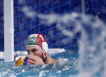 Portero húngaro de waterpolo en el duelo ante España por el bronce