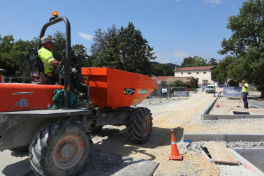 Personal de Obenasa trabaja cerca del Señorío de Eulza