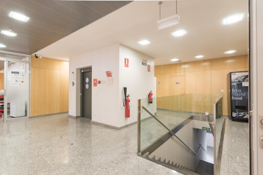 Amplia y luminosa oficina en Buztintxuri